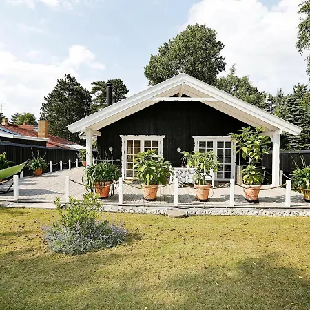 Three-bedroom Holiday In 13 Prázdninový dům Gilleleje