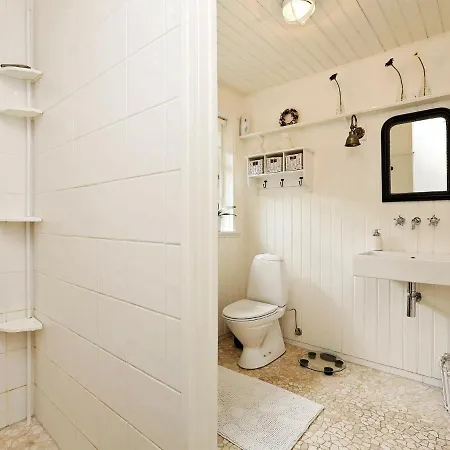 Three-bedroom Holiday In 13 Prázdninový dům Gilleleje