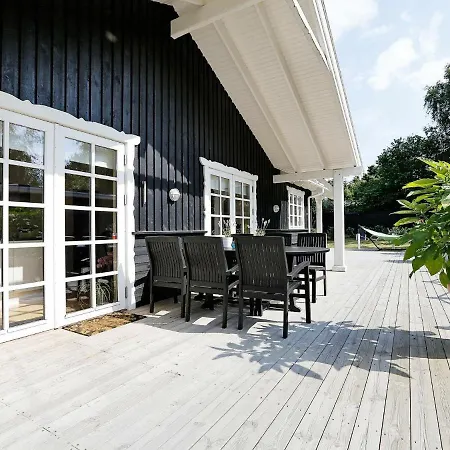 Three-bedroom Holiday In 13 Gilleleje