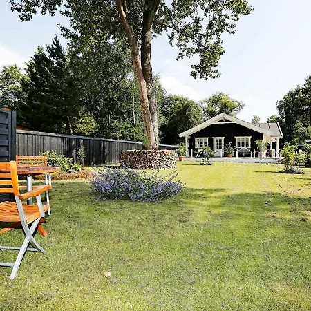 Prázdninový dům Three-bedroom Holiday In 13 *